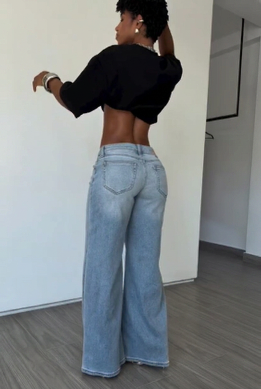 Low Rise Light Wash Wide Leg Jeans
