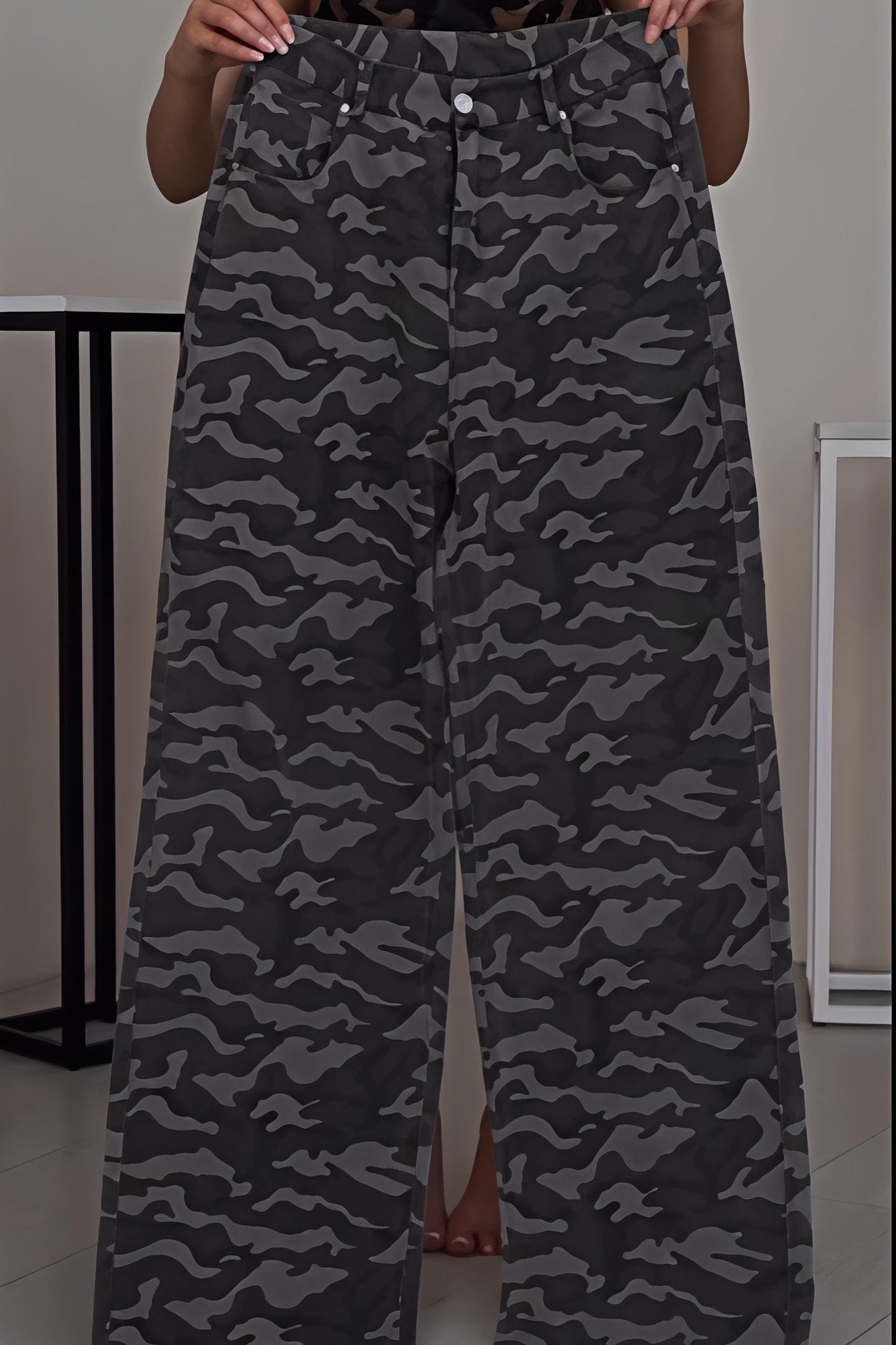 High-waisted camouflage wide-leg pants for women