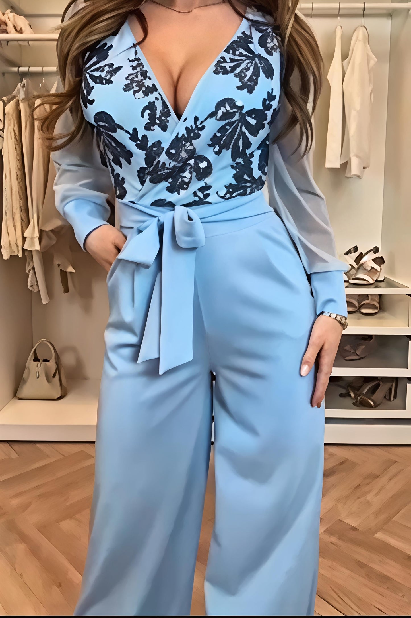 Pleated sequin-decorated deep V-shaped jumpsuit