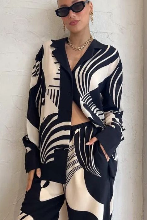 VERSATILE BLACK AND WHITE SET