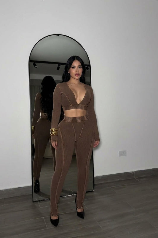 CHOCOLATE RIBBED VELVET CURVE-HUGGING SET